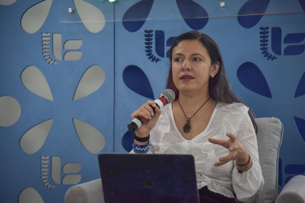 PRESENTA CODHEM CONFERENCIA SOBRE DESAPARICIONES DE MUJERES CON RAIZ EN VIOLENCIAS DE GÉNERO