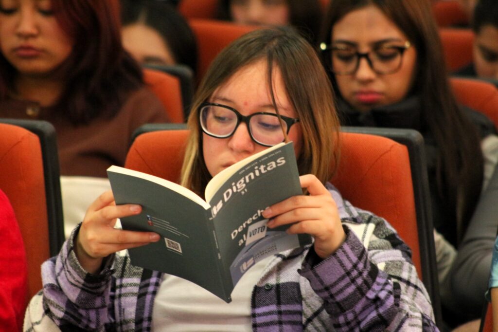 «Dignitas: Derecho al Voto» a la comunidad académica y estudiantil
