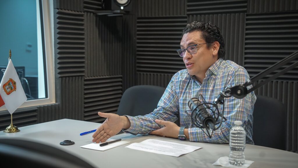 El Dr. Almaraz Calderón expone la importancia de las medidas cautelares para proteger los derechos humanos.